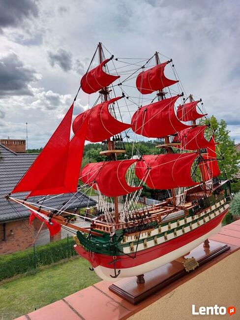 Tall Ship Le Protecteur Model Jedyny z czerwonymi żaglami