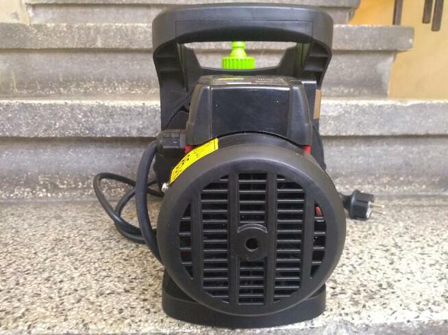 Sprzedam pompę wody zewnętrzną.