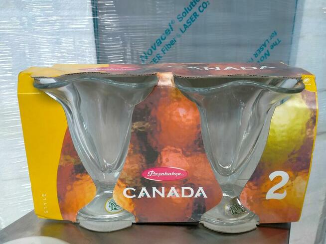 Pucharki lodowe małe i duże