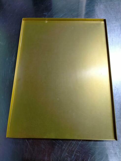 Tace wystawowe złote z rantami