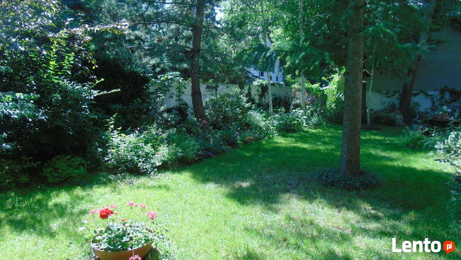REZYDENCJA W ZIELONEJ OKOLICY BRWINOWA Z OGRÓDKIEM