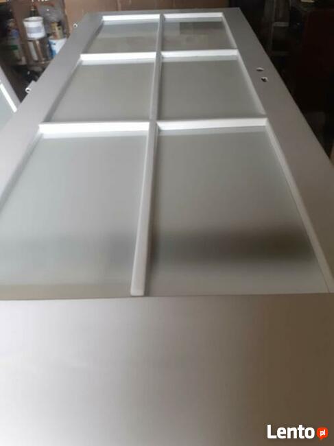 Odnawianie starych drzwi i okien