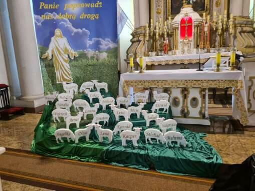 Owieczka z imieniem dziecka dekoracja Pierwsza Komunia