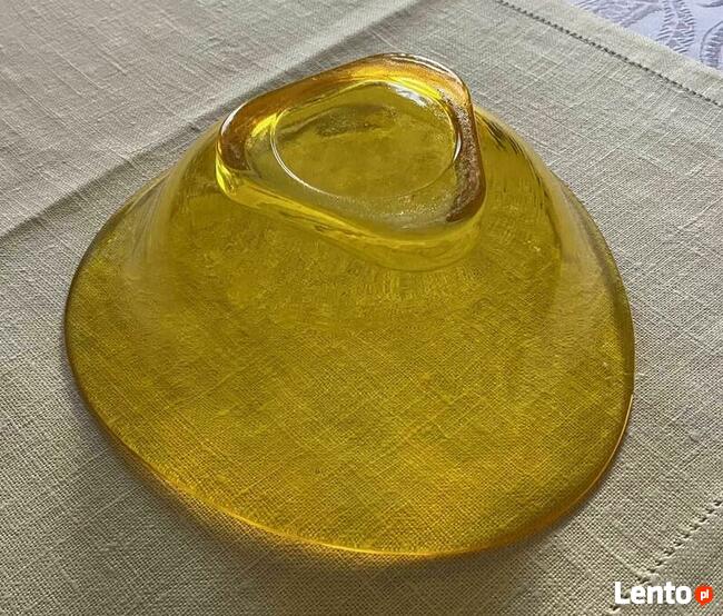 Misa ze szkła barwionego, XX wiek