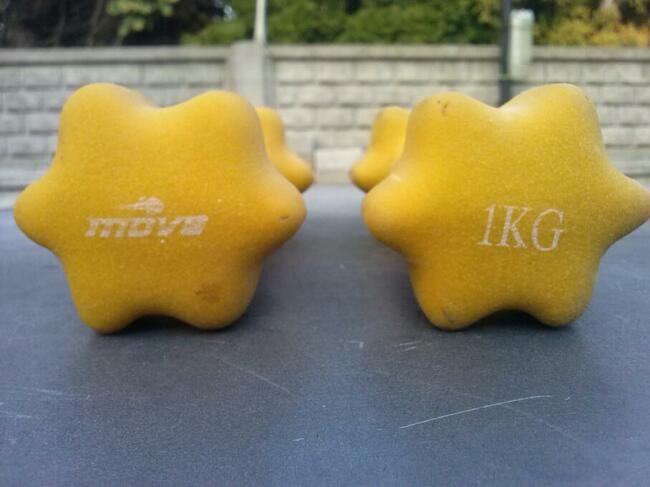 Dwa ciężarki do podnoszenia 1 kg., 2 X 15 zł.