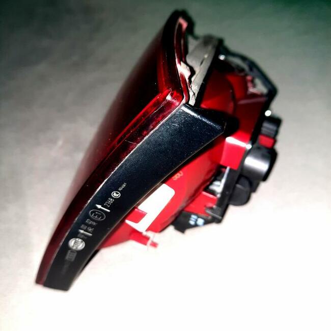 Sprzedam: oryginalna lampa (prawy tył ) Audi A4 B8 (Sedan)