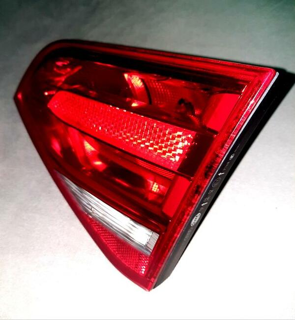 Sprzedam: oryginalna lampa (prawy tył ) Audi A4 B8 (Sedan)
