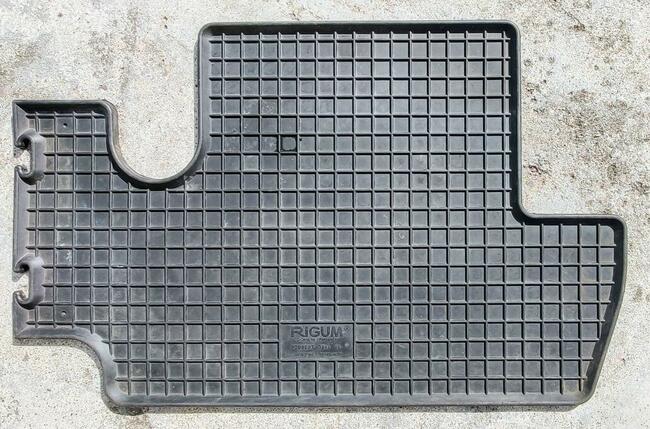 Dywanik Peugeot 3008 09 KOMPLET JAK NOWE GUMOWE CZESKIE CZAR