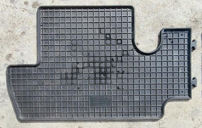 Dywanik Peugeot 3008 09 KOMPLET JAK NOWE GUMOWE CZESKIE CZAR