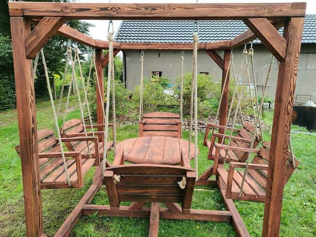 Huśtawki ogodowe i plazowe ze stolem itp do knajp restauracj