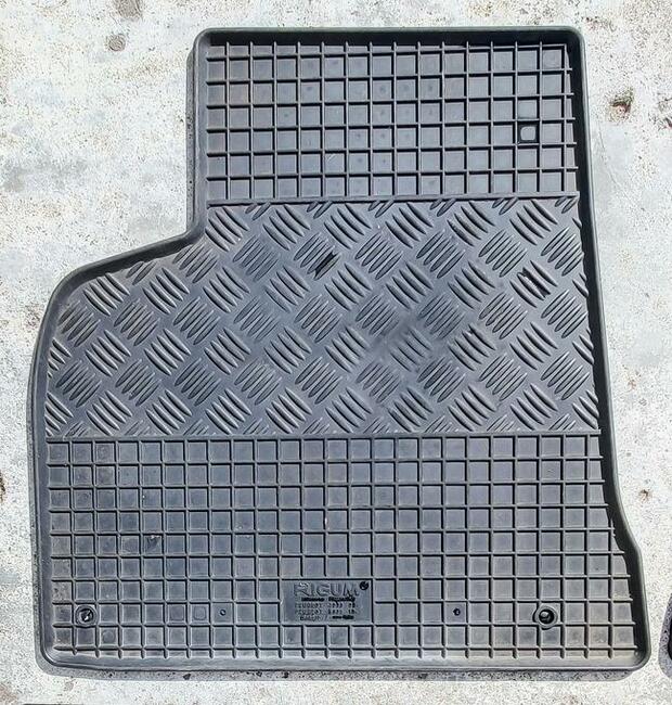 Dywanik Peugeot 3008 09 KOMPLET JAK NOWE GUMOWE CZESKIE CZAR