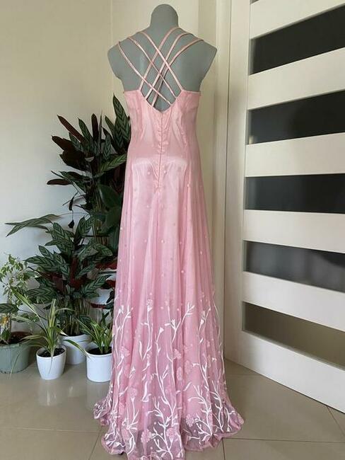 Lekka zgrabna sukienka weselna 36-38