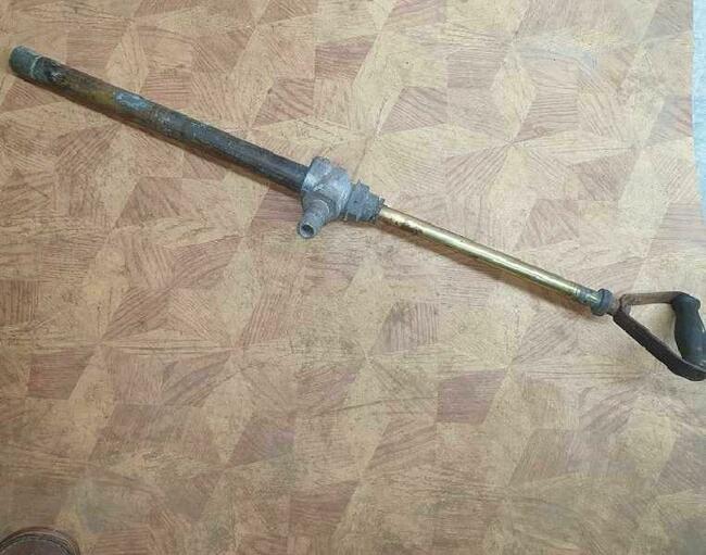 Ręczna pompa ssąco tłocząca antyk