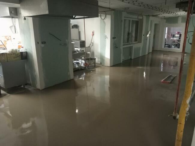 Wylewki samopoziomujące-Mikrocement --Montaż podłóg od A do