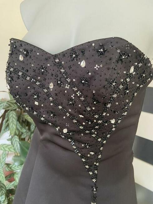 Wytworna czarna wieczorowa suknia Modern Maids