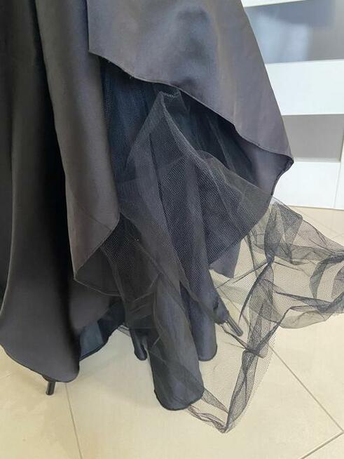 Wytworna czarna wieczorowa suknia Modern Maids