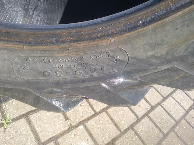 opony goodyer 14,9 /30 r bieżnik ok 2 cm nie naprawiane pole