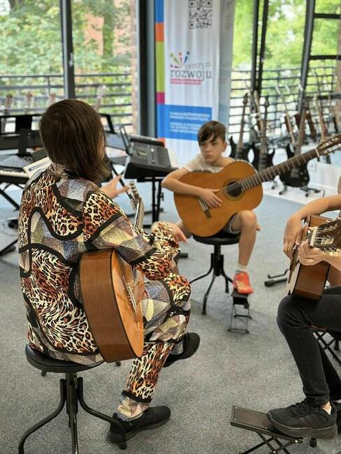 Gitara - lekcje, korepetycje, nauka gry, z dojazdem,