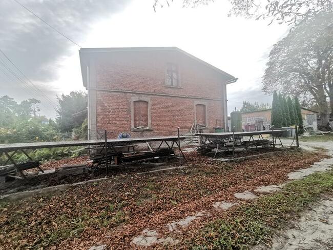 Dom z zakładem kamieniarskim