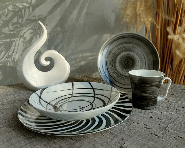 Zestaw ręcznie malowanej porcelany 16-elementów dla 4 osób