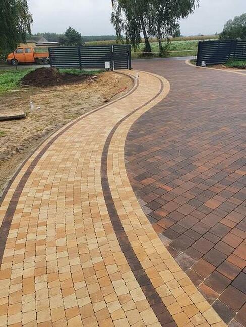 Układanie kostki brukowej