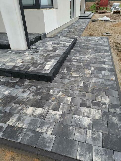 Układanie kostki brukowej