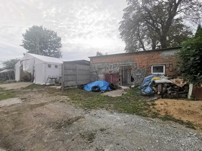 Dom z zakładem kamieniarskim