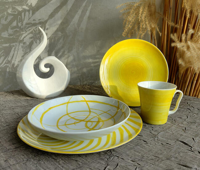 Zestaw ręcznie malowanej porcelany 16-elementów dla 4 osób