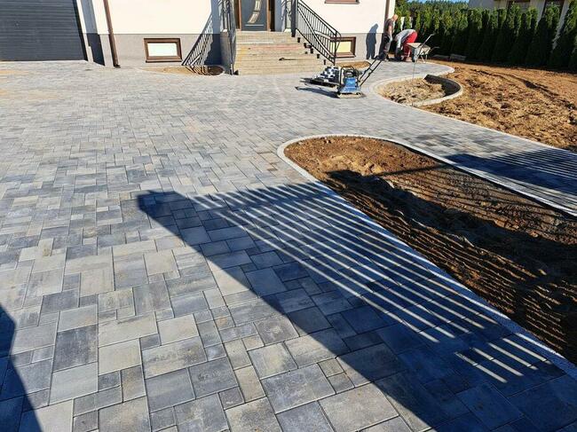 Układanie kostki brukowej