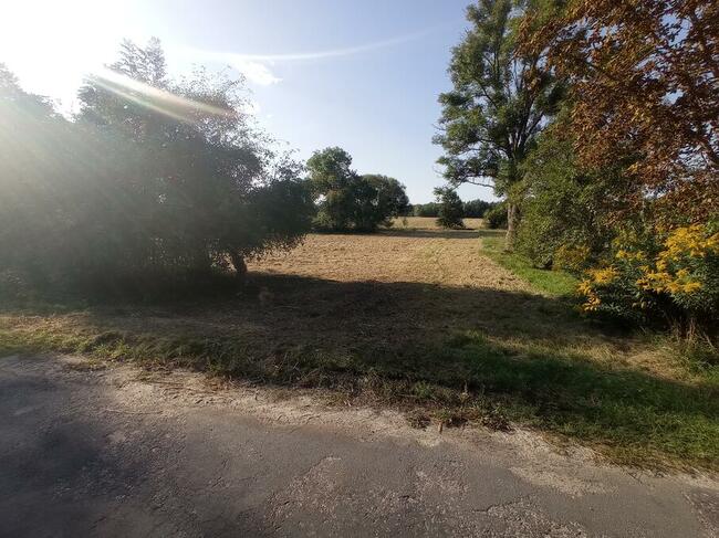 Sprzedam działkę w m. Lipówka