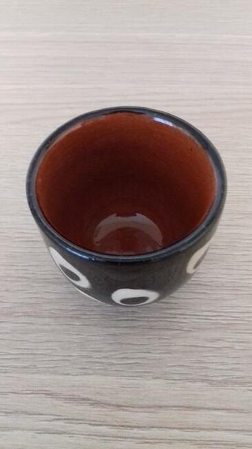 Dzbanuszek z czarkami do wódki, ceramika bułgarska