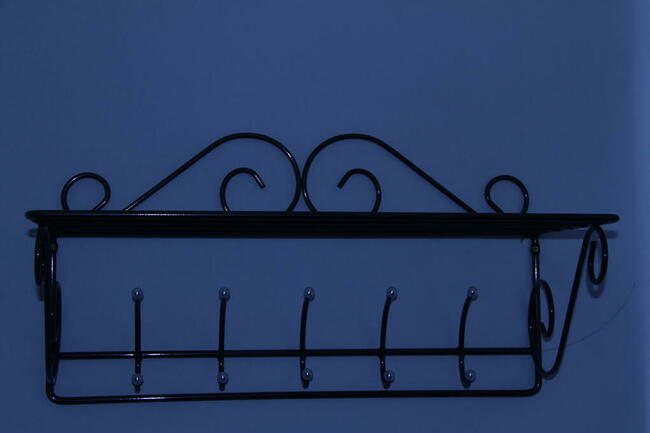 Wieszak stalowy z półką, 5 haczyków