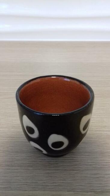 Dzbanuszek z czarkami do wódki, ceramika bułgarska