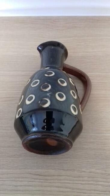Dzbanuszek z czarkami do wódki, ceramika bułgarska