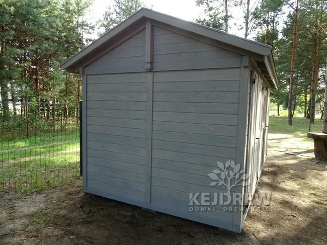 Garaż na motocykl z drewutnią i domkiem narzędziowym