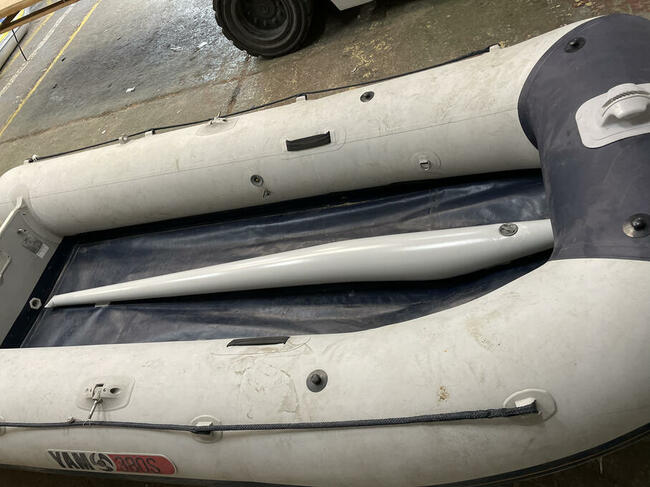 Wymiana tub balonów w łodziach rib,, pompowane bojki z pvc