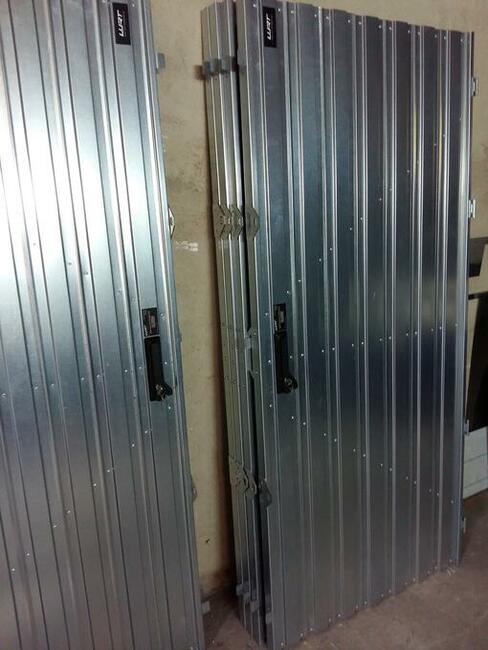 Drzwi piwniczne, do piwnic metalowe, stalowe, ocynkowane