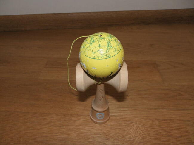 Profesjonalna KENDAMA - gra zręcznościowa - różne kolory