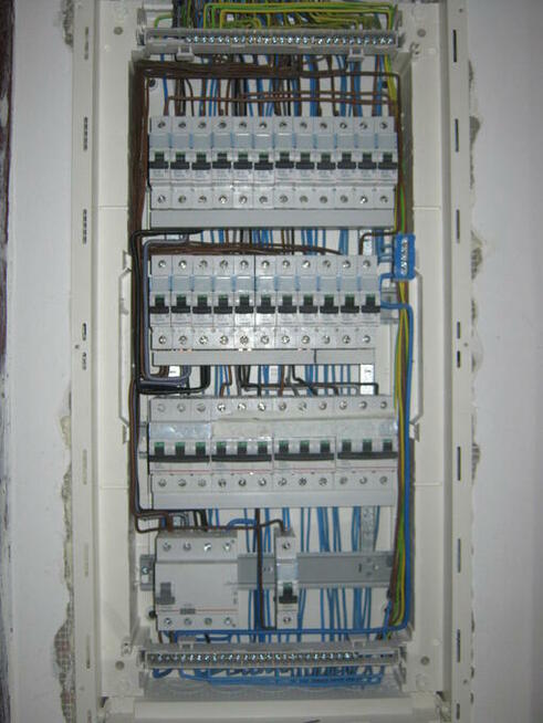 elektryk wykona zlecenie