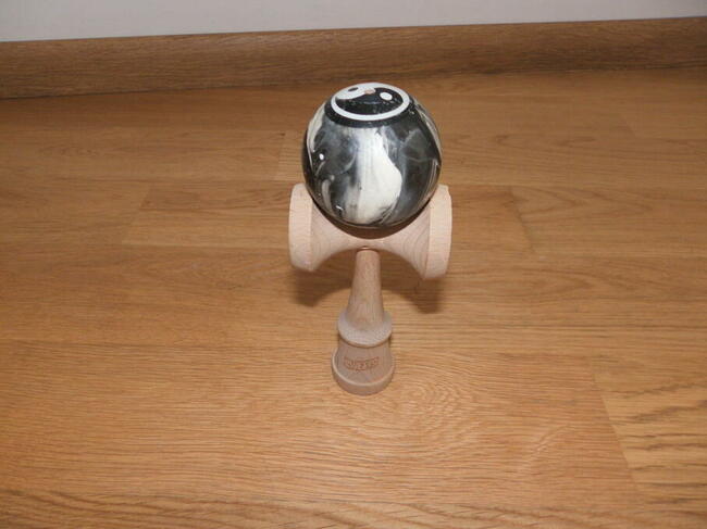 Profesjonalna KENDAMA - gra zręcznościowa - różne kolory