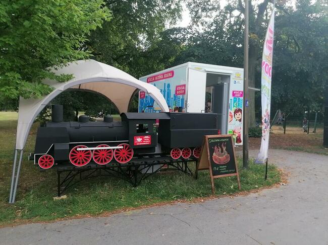 Przyczepa gastronomiczna wyposażona + grill i wędzarnia