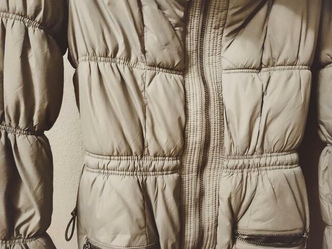 Kurtka damska młodzieżowa w modnym kolorze