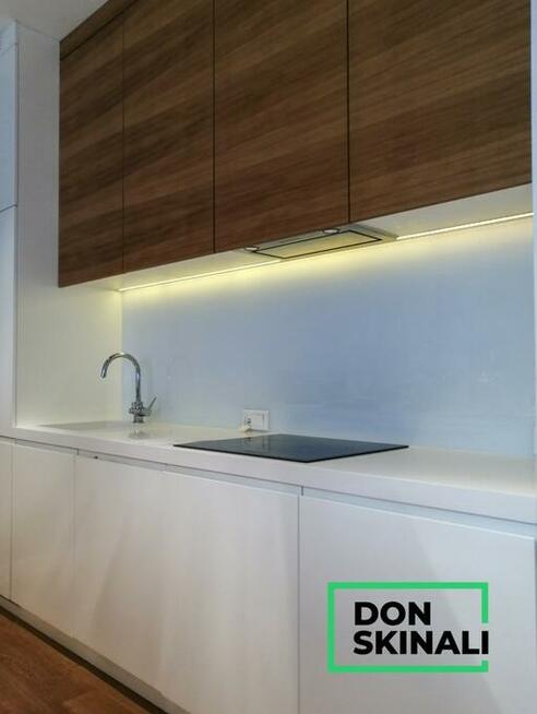 Twoje idealne wnętrze z naszymi panelami szklanymi