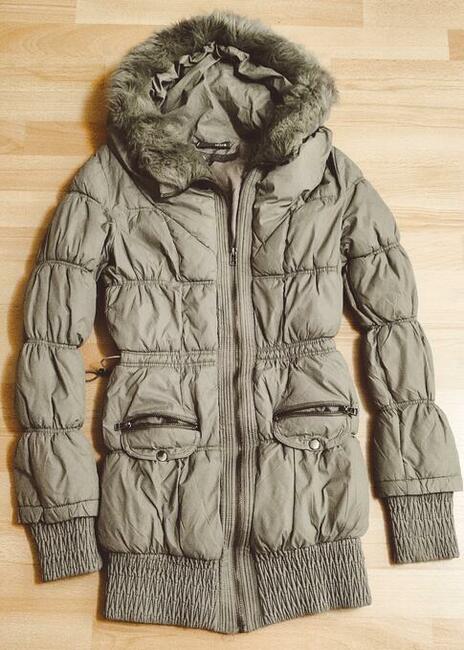 Kurtka damska młodzieżowa w modnym kolorze