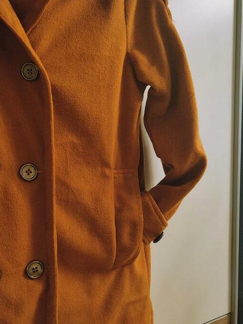 Jesienny płaszczyk krótki nowy z metką rozm 38