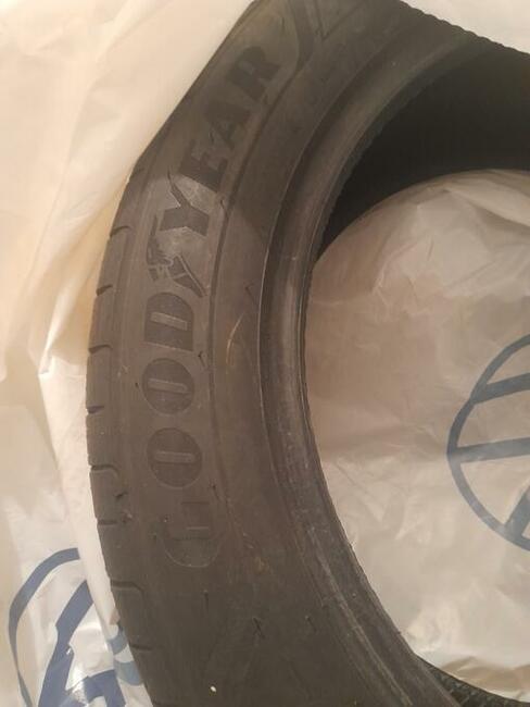 Opony letnie Goodyear 215/55r18 95T komplet
