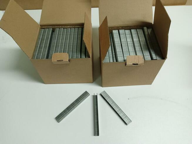 Clip nr 25 do mocowania sprężyn w stelażach pod tapicerkę