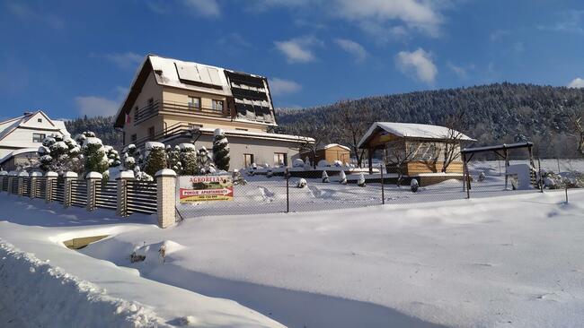Noclegi pod Wyciągiem przy szlaku Kasina