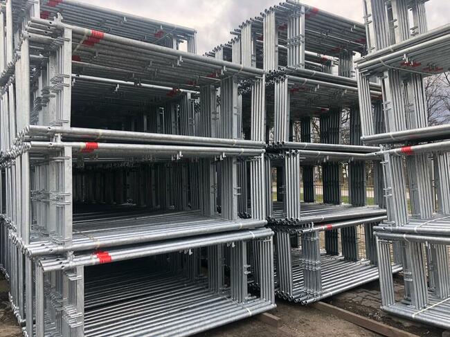 TANIE RUSZTOWANIA Elewacyjne Poznańskie Rusztowanie 740m2