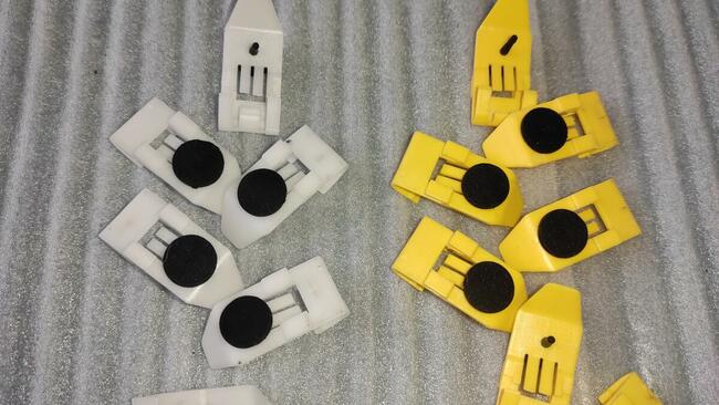 Rovery-75 spinki listw zgarniających szyb zew. za 3 sztuki